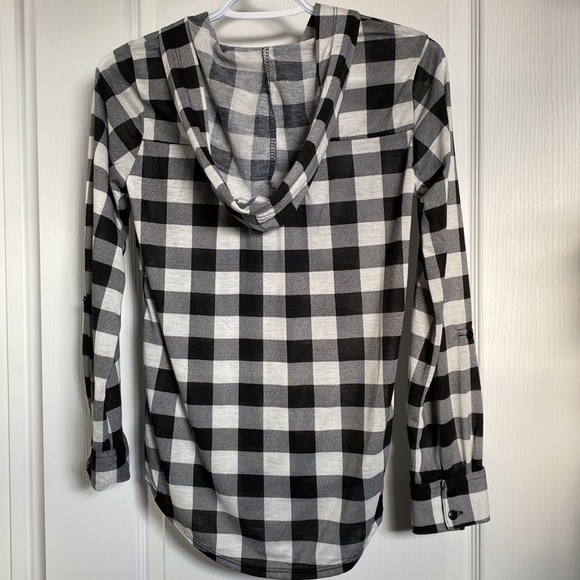 Girls Checkered Long Sleeve - Picture 2 of 4